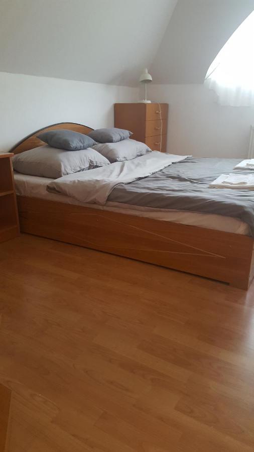 Bliss apartment Tata Extérieur photo